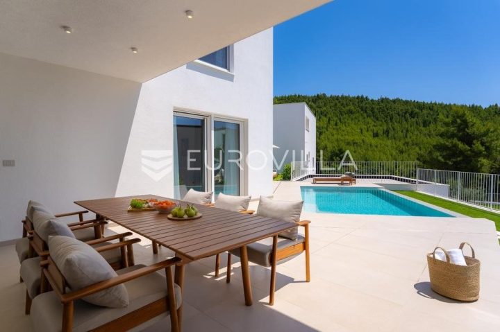 Kuća za najam 259 m² – Podstrana