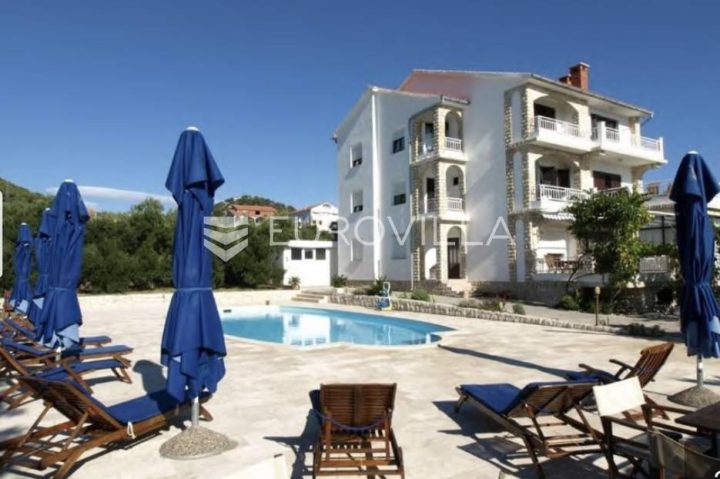 Hiša na predaj 500 m² – Barbat Na Rabu