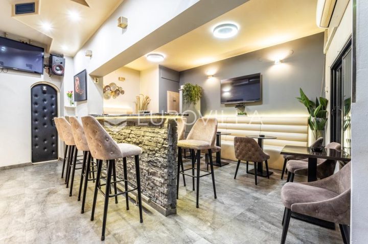 Komerční na prodej 47 m² – Sućidar