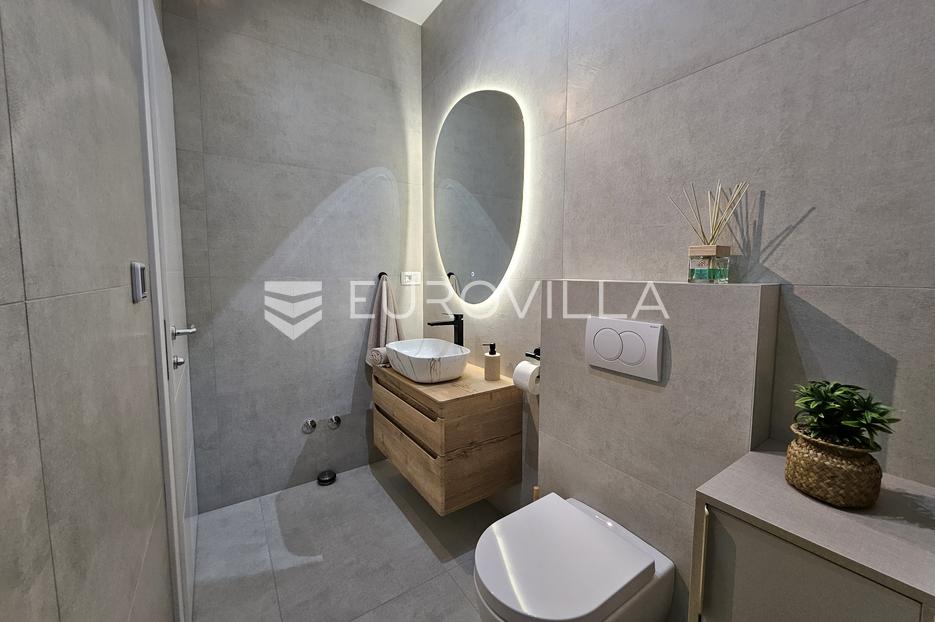 Maison À vendre - Šibensko-kninska Vodice
