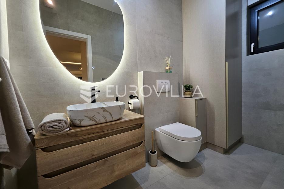 Maison À vendre - Šibensko-kninska Vodice