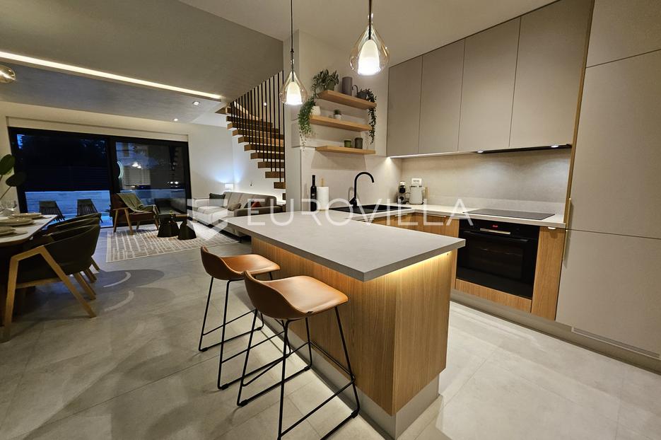 Maison À vendre - Šibensko-kninska Vodice
