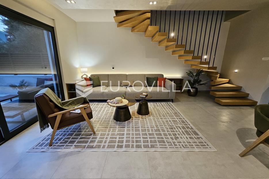 Maison À vendre - Šibensko-kninska Vodice