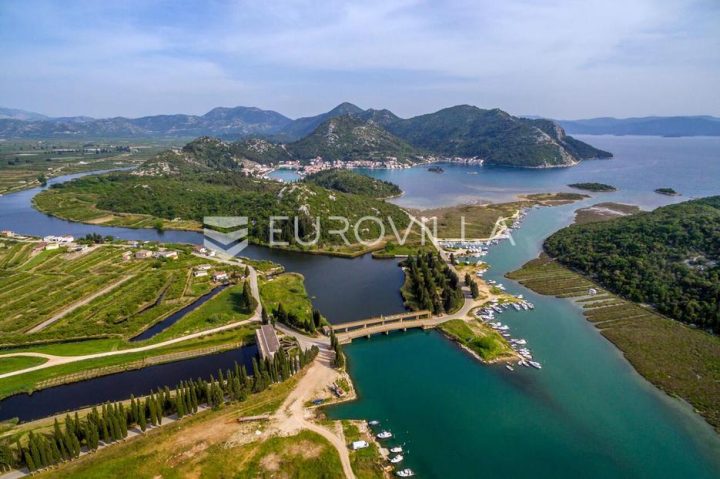 Land for sale 210000 m² – Blace