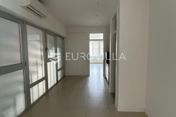 Business premises For rent - Splitsko-dalmatinska Trogir - foto 2/4