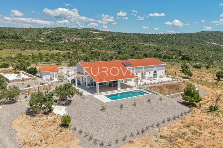 Dům na prodej 355 m² – Sapina Doca