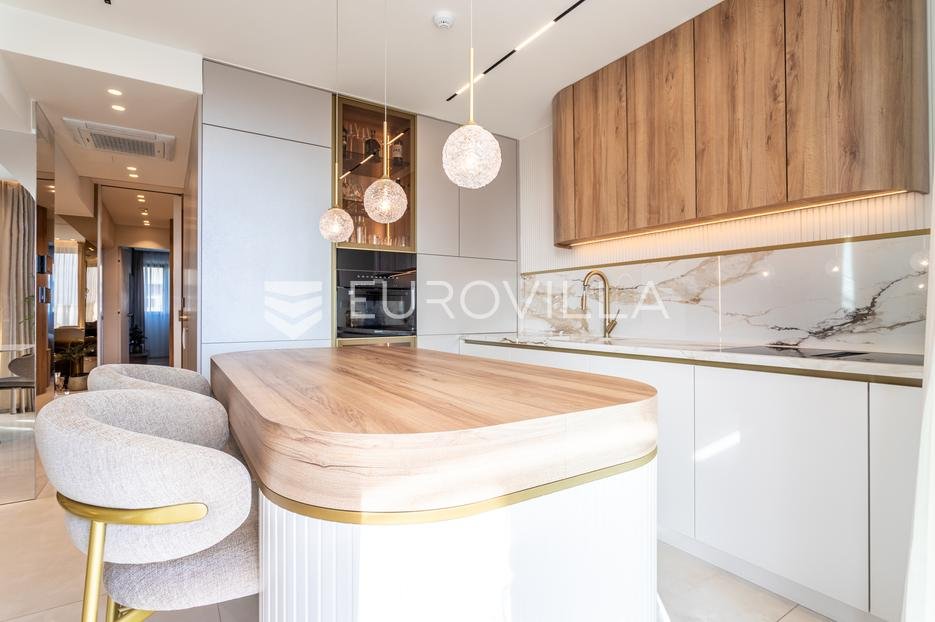 Appartamento In vendita - Splitsko-dalmatinska Split