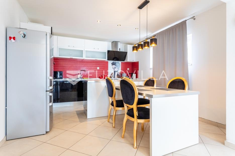 Flat For sale - Splitsko-dalmatinska Podstrana
