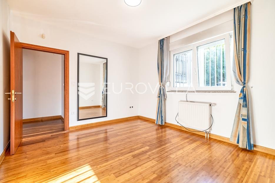 Apartma Naprodaj - Grad Zagreb Črnomerec