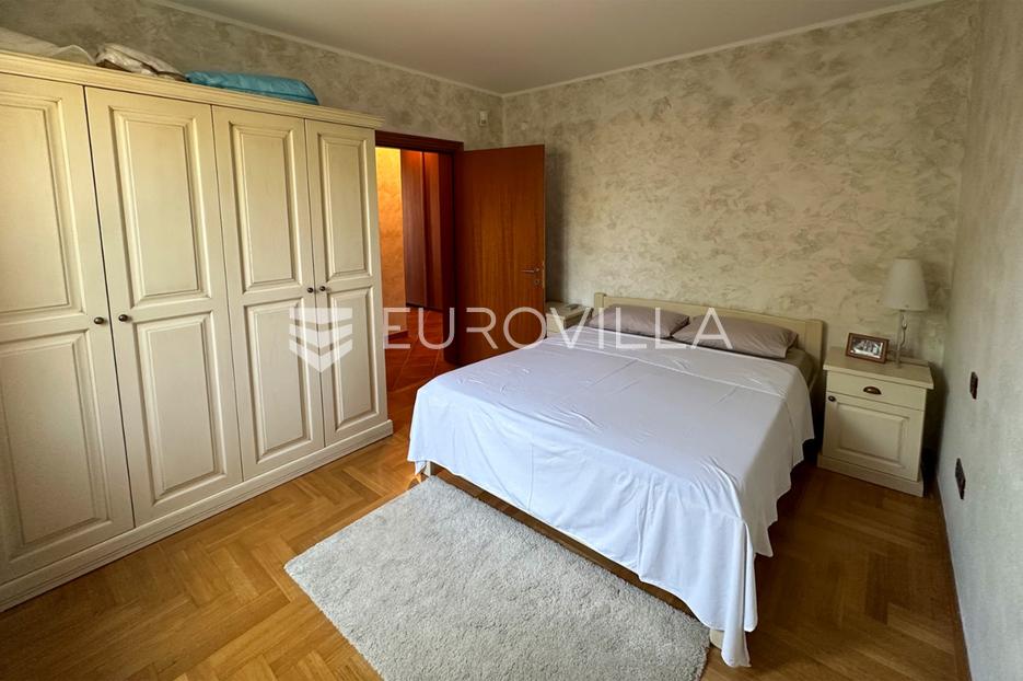Casa In vendita -  Sukošan