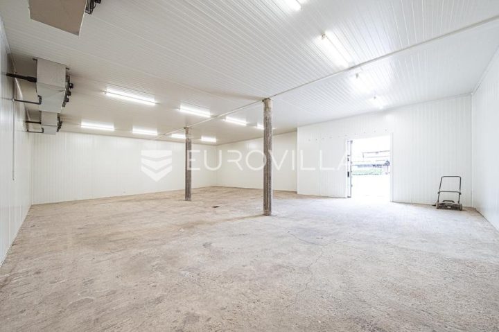 Business premises for rent 1000 m² – Gornji Laduč