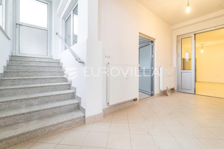 Locaux commerciaux À vendre - Grad Zagreb Stenjevec - foto 4/5