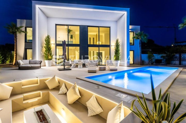 Dom na predaj 310 m² – Primošten