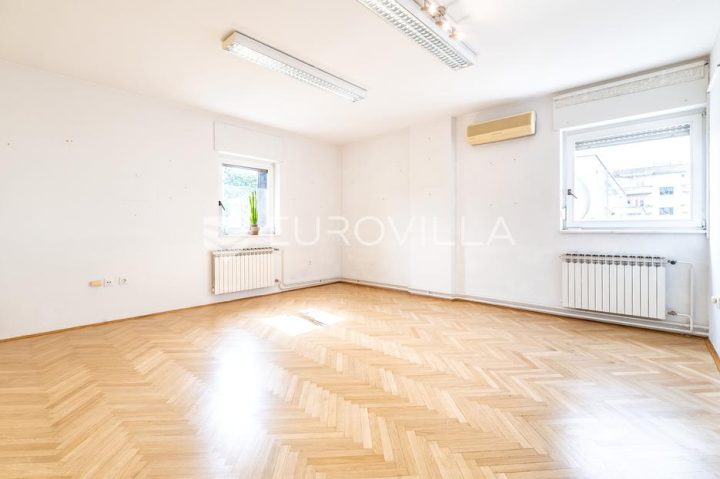 Poslovni prostor na prodaju 99 m² – Donji Grad