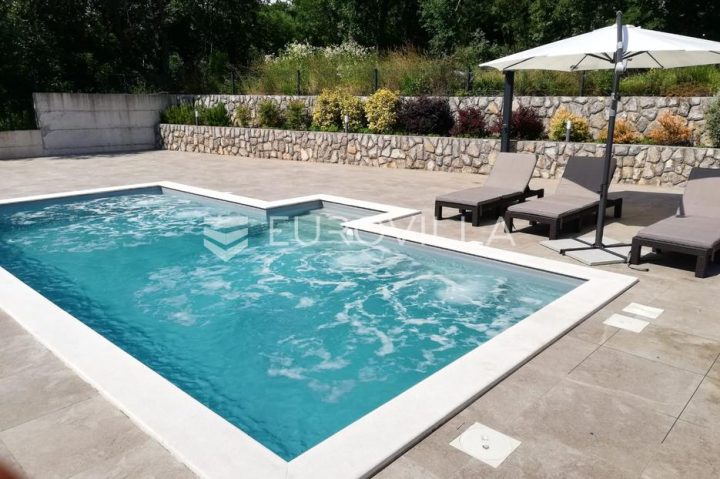 House for sale 130 m² – Rožmanići