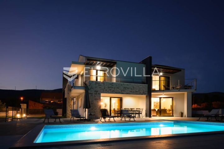 Kuća na prodaju 340 m² – Dubrava Kod Šibenika