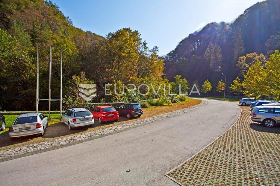 Lokal użytkowy Na sprzedaż -  Samobor - Okolica