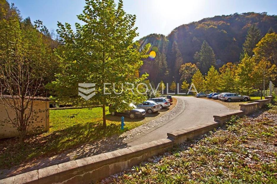 Lokal użytkowy Na sprzedaż -  Samobor - Okolica