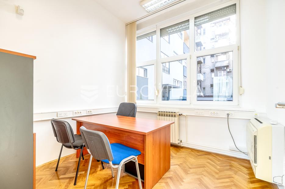 Poslovni prostor Na prodaju -  Donji Grad