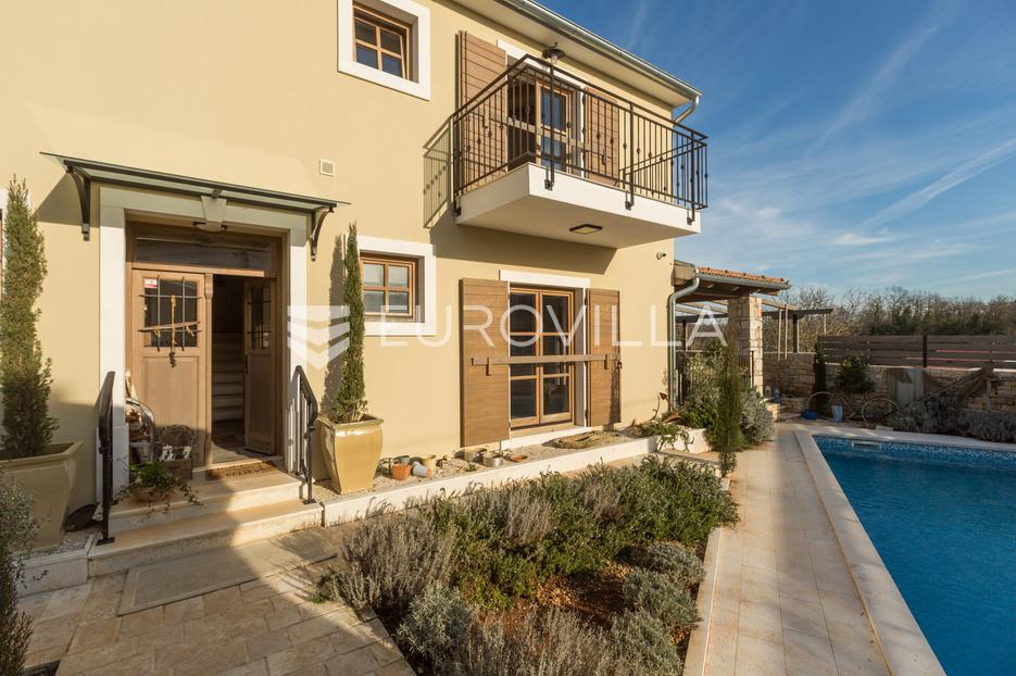 House For sale Peresiji