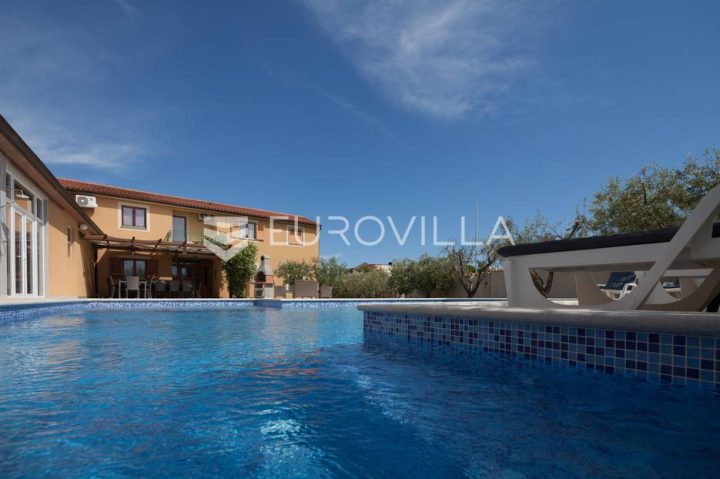 House for sale 700 m² – Banjole