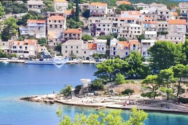 Land for sale 1230 m² – Povlja