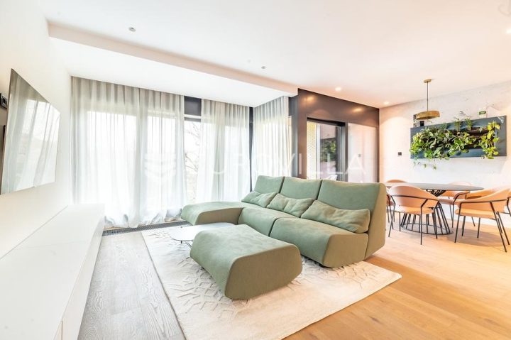 Flat for sale 130 m² – Centar