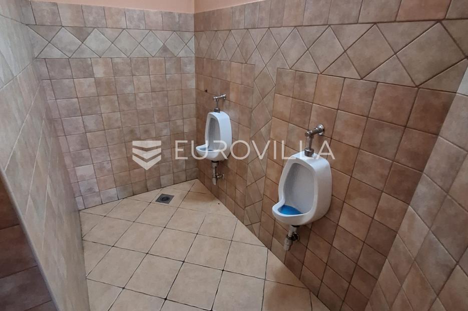 Poslovni prostori Na predaj -  Karlovac