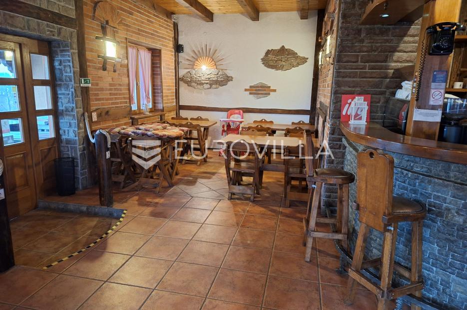 Poslovni prostori Na predaj -  Karlovac