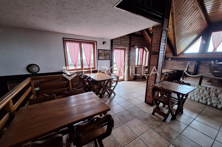 Poslovni prostori Na predaj -  Karlovac