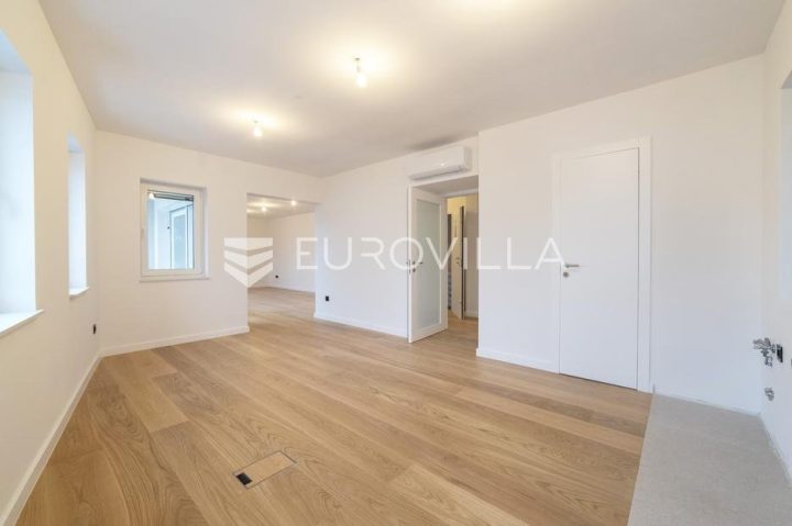 Apartmán na predaj 151 m² – Srebrnjak