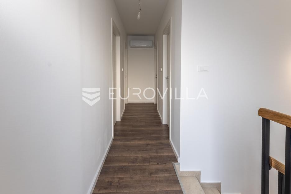 Casa In vendita -  Slavonski Brod