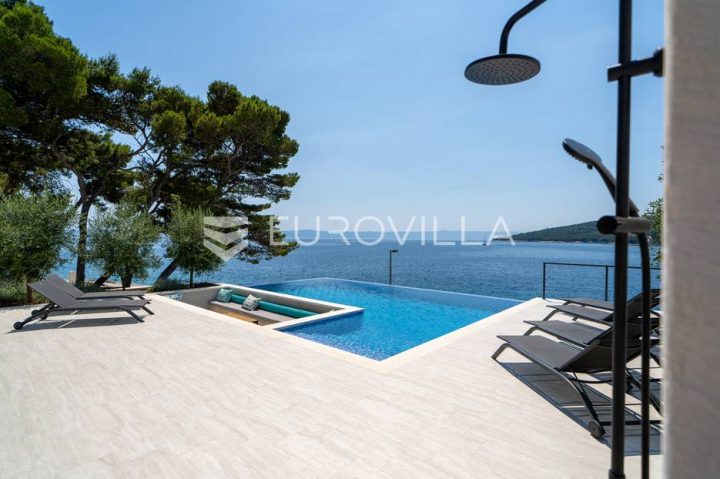 Hiša na predaj 300 m² – Sumartin