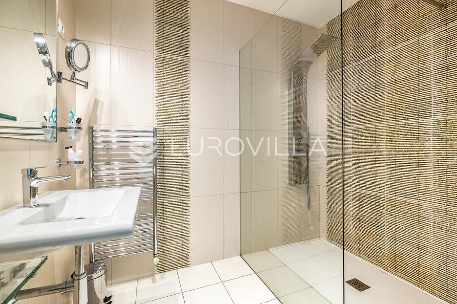 Haus Zu verkaufen - Grad Zagreb Gornja Dubrava