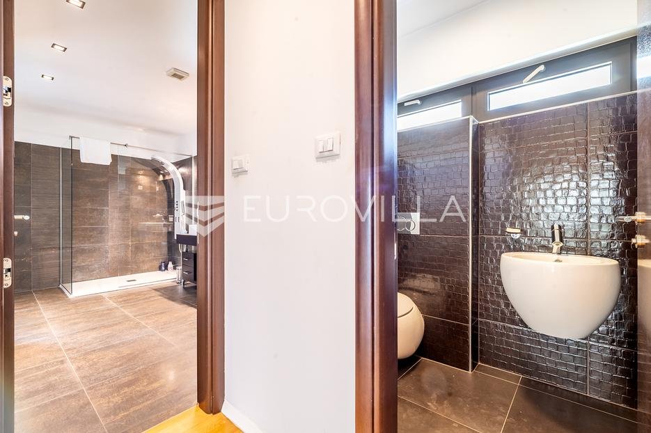 Haus Zu verkaufen - Grad Zagreb Gornja Dubrava