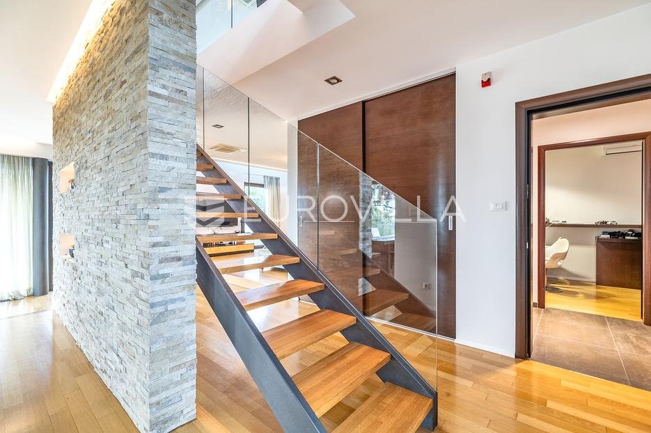 Haus Zu verkaufen - Grad Zagreb Gornja Dubrava