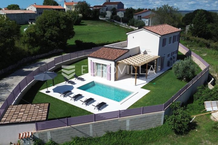 Hiša na predaj 156 m² – Mutvoran