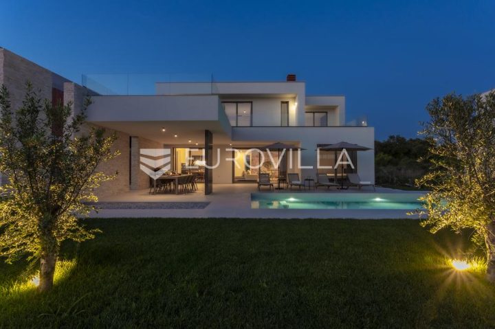 Dům na prodej 228 m² – Rovinj