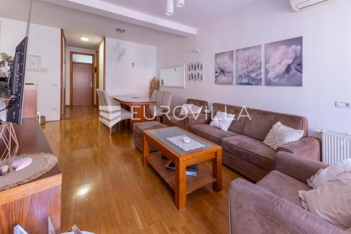 Flat for sale 72 m² – Centar