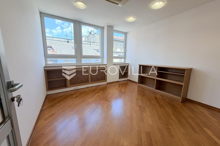 Commerciale In vendita -  Rijeka