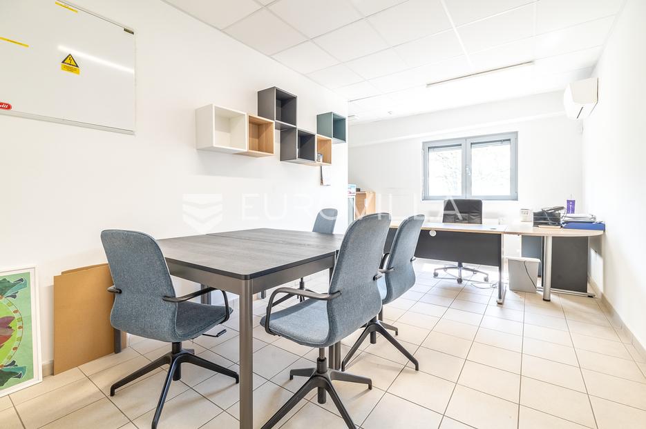Locaux commerciaux À vendre -  Peščenica - Žitnjak