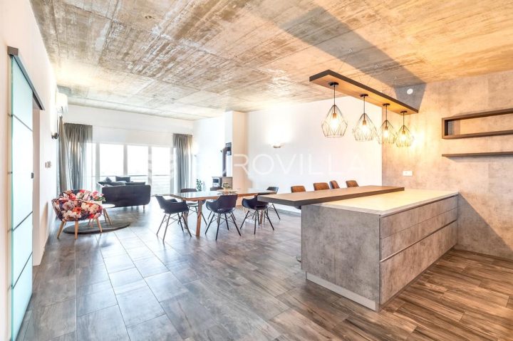 Kuća na prodaju 385 m² – Sveti Ivan Zelina