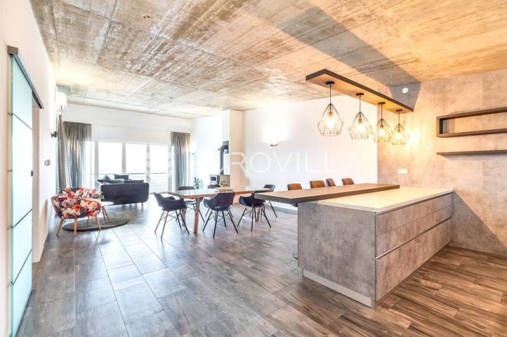 Kuća na prodaju 385 m² – Sveti Ivan Zelina