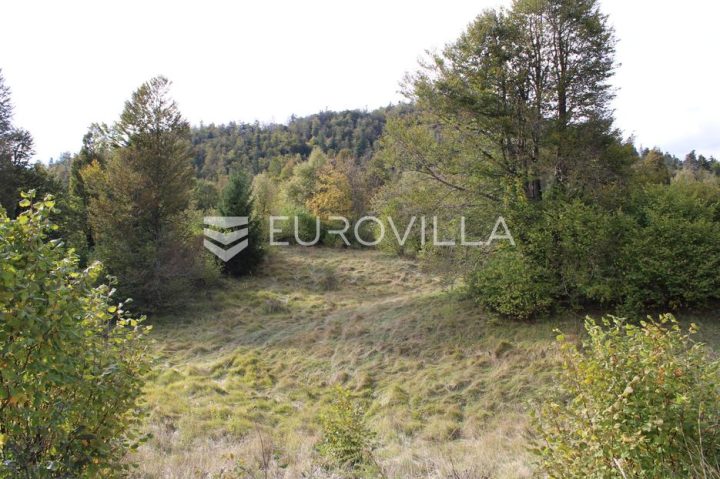 Działka na sprzedaż 1476 m² – Fužine