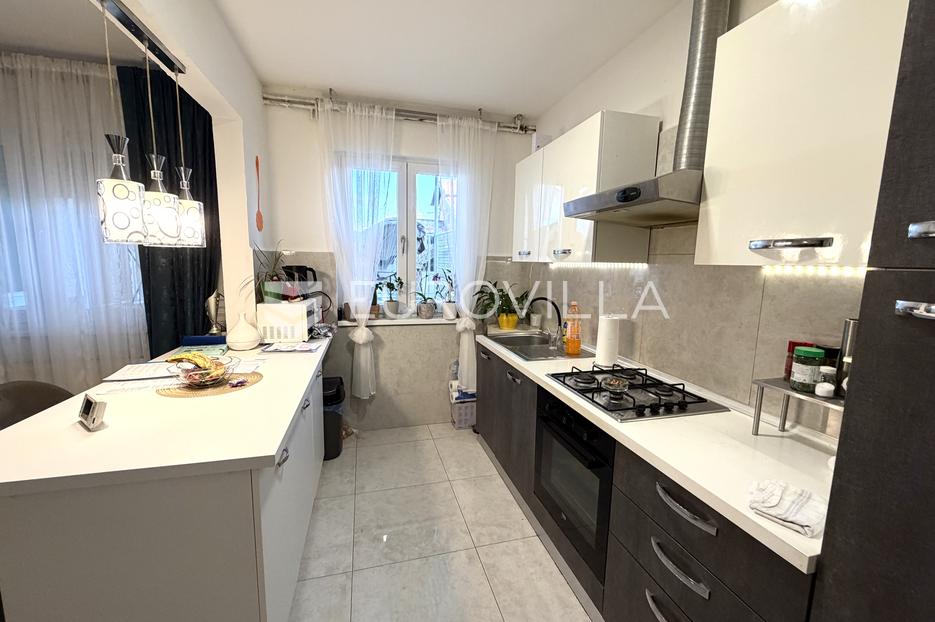 House For sale - Osječko-baranjska Đakovo