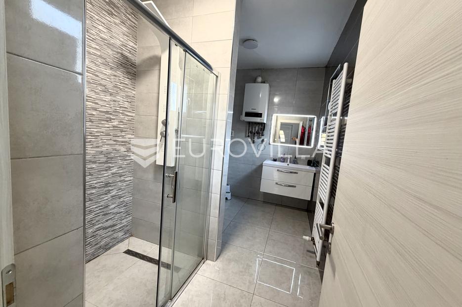 House For sale - Osječko-baranjska Đakovo