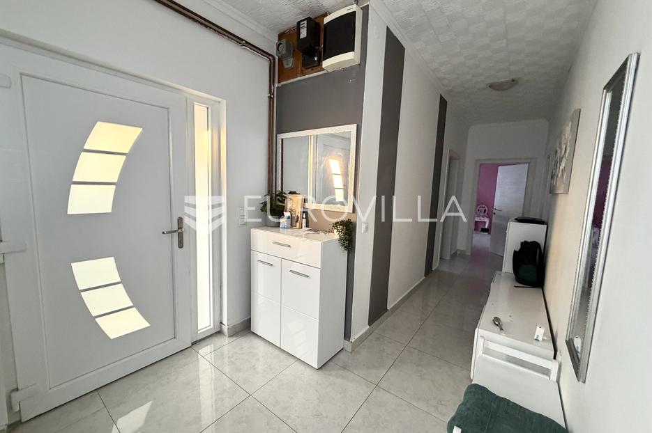 House For sale - Osječko-baranjska Đakovo
