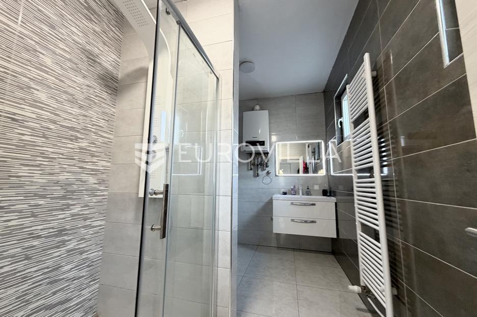 House For sale - Osječko-baranjska Đakovo