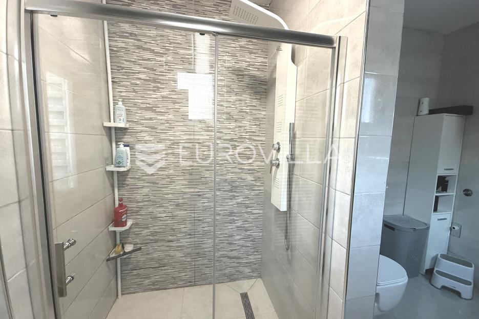 House For sale - Osječko-baranjska Đakovo