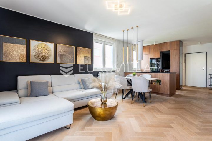 Apartmán na predaj 83 m² – Okrug Gornji
